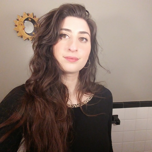 Meet your Posher, Alison - Picture 1 of 1